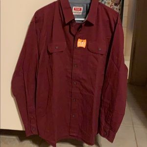 NWT Men’s Wrangler button down shirt